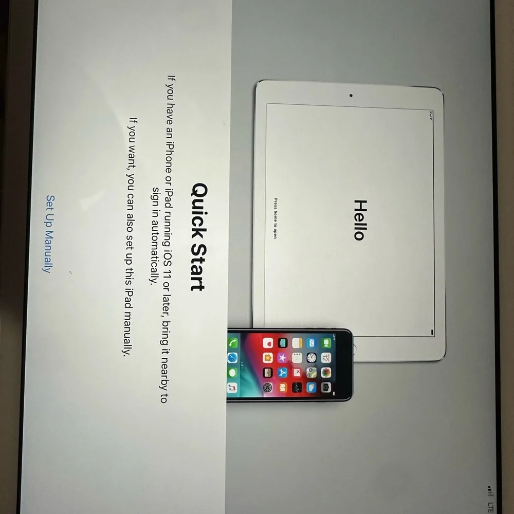 Apple Silver iPad Sleek Design Powerful Performance